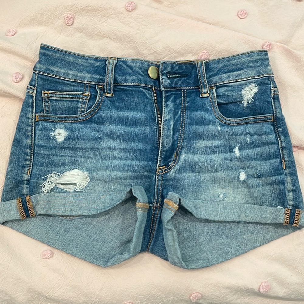 American Eagle, medium to light wash super stretch jean short shorts